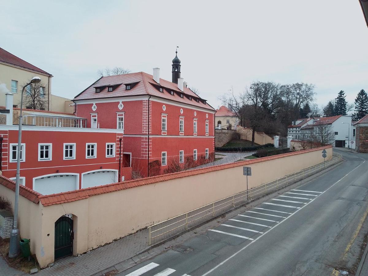 Antonio Residence Skvorec Екстер'єр фото
